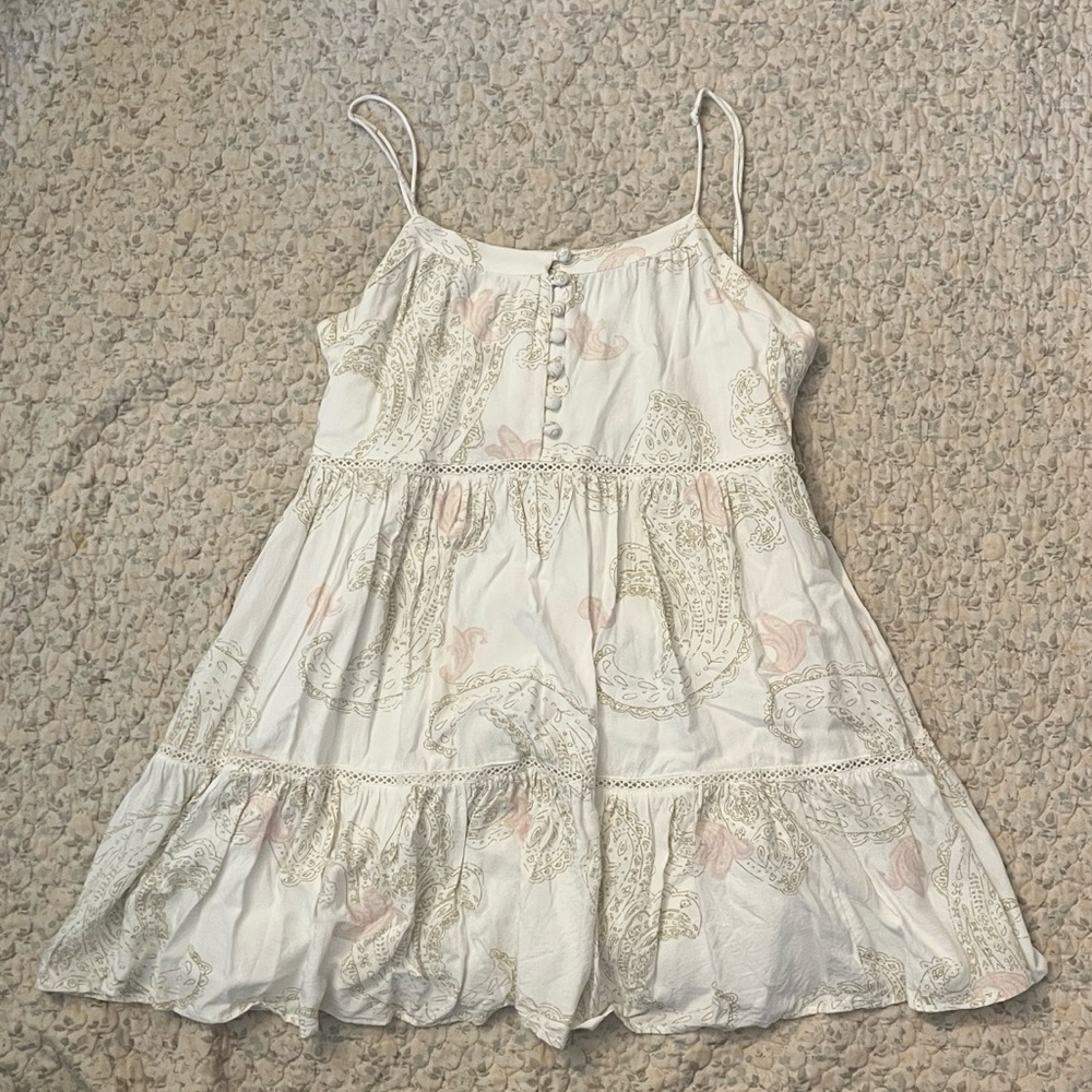 urban outfitters • white/cream patterned mini dress